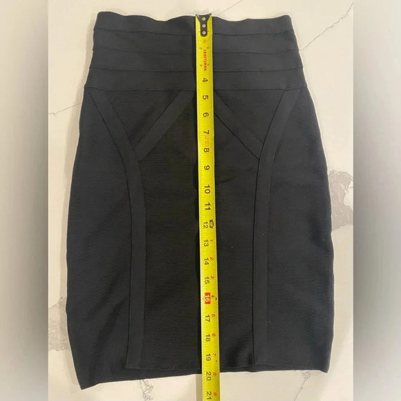 Bebe Women’s Black Stretch Mini Pencil Skirt Viscose Spandex Bodycon Medium EUC - Picture 9 of 13